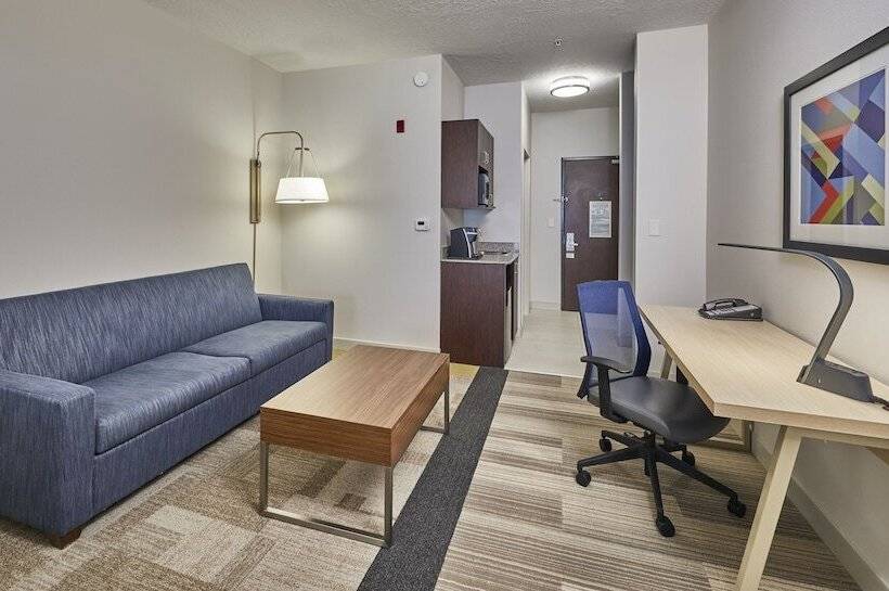 سوییت, Holiday Inn Express Hotel & Suites Medford Central Point, An Ihg