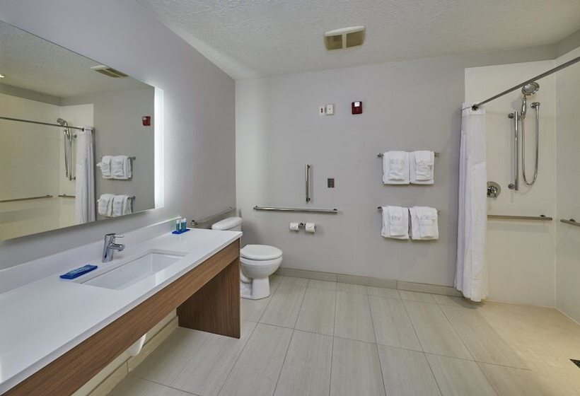 سوئیت برای معلولان, Holiday Inn Express Hotel & Suites Medford Central Point, An Ihg