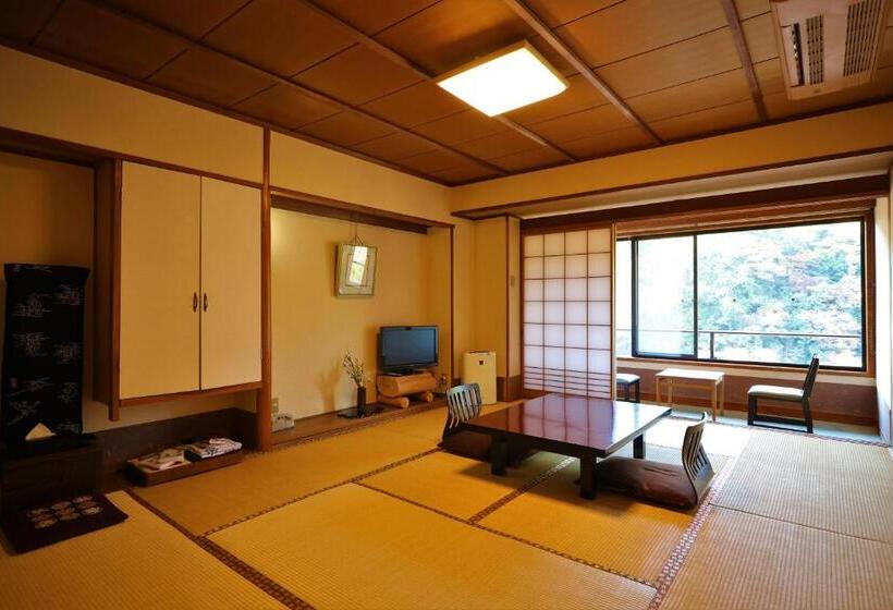 4인용 스탠다드 룸, Momijiya Honkan Takaosansou