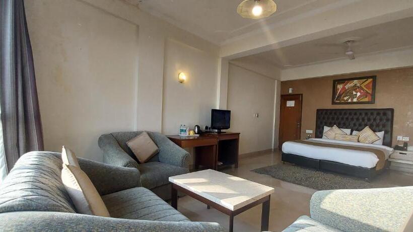 Стандартный Номер Кровать Кинг, Tulip Inn Green Castle Mall Road