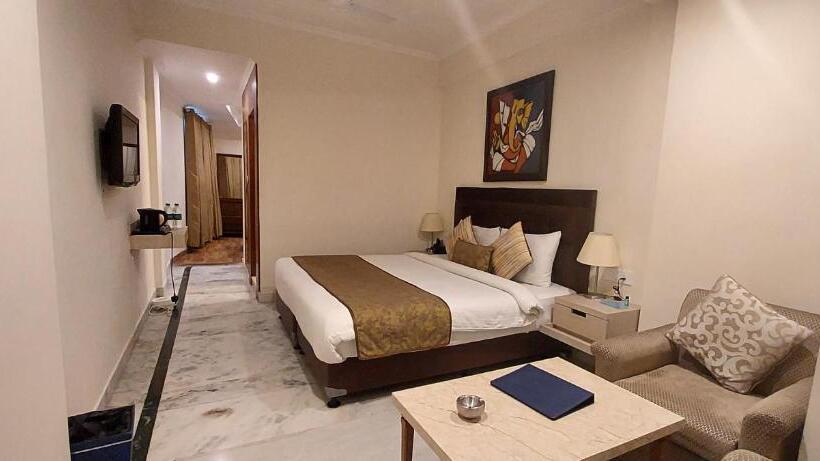 Семейный Номер, Tulip Inn Green Castle Mall Road