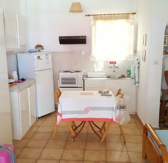 استودیوی استاندارد با چشم‌انداز دریا, Ostria Beach Studios