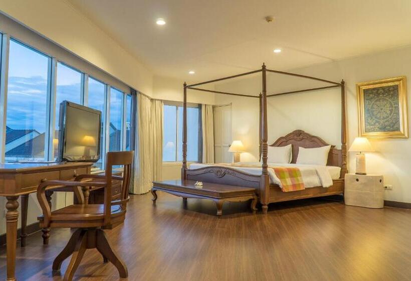 سوئیت با بالکن, Cera Resort @ Cha Am