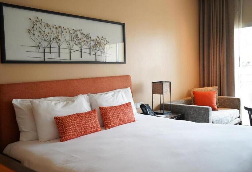 اتاق استاندارد با تخت بزرگ, Phuket Panwa Beachfront Resort
