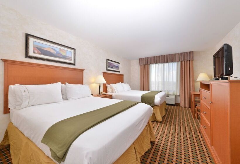 Номер Стандарт Адаптированный для Инвалидов, Holiday Inn Express Rawlins By Ihg