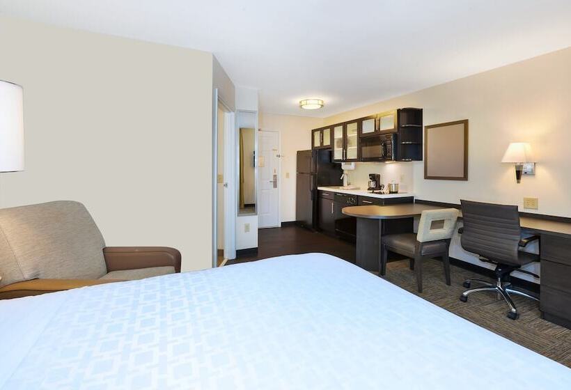 장애인을 위한 스위트, Candlewood Suites Polaris, An Ihg