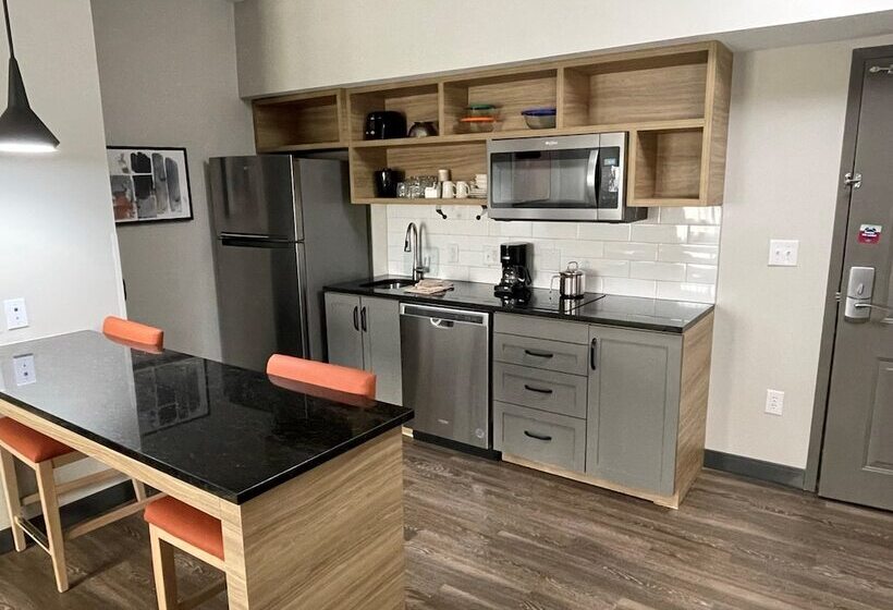 سوییت, Candlewood Suites Tuscaloosa, An Ihg