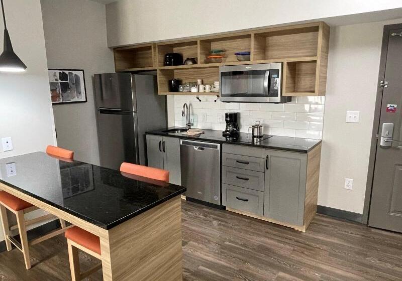 سوئیت برای معلولان, Candlewood Suites Tuscaloosa, An Ihg