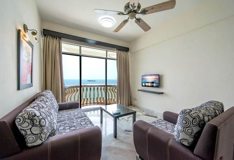 침실 3개 바다 전망 아파트, Glory Beach Resort