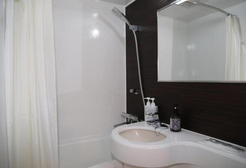 Quarto Estandar, Tokyo Ueno New Izu