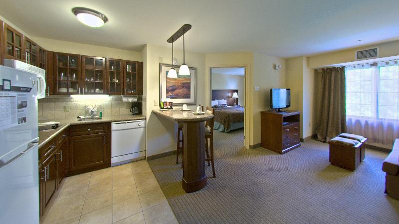 Люкс, Staybridge Suites East Stroudsburg   Poconos, An Ihg
