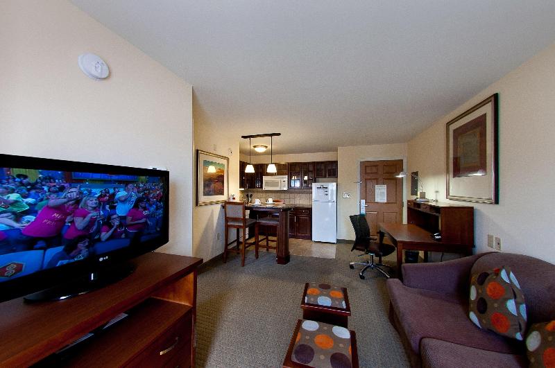 Люкс, Staybridge Suites East Stroudsburg   Poconos, An Ihg