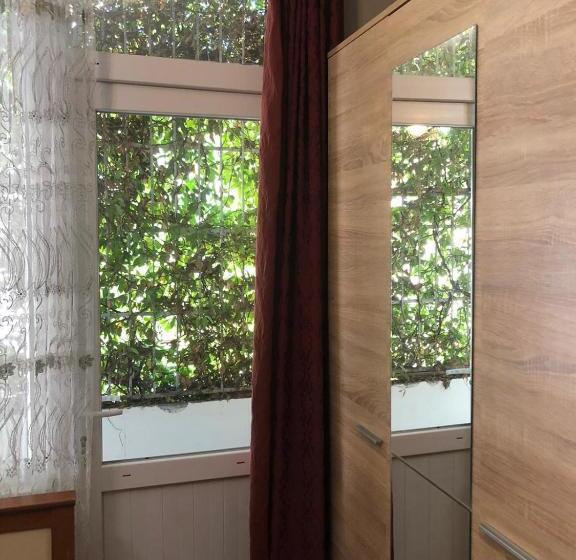 اتاق استاندارد, Bahaus Hostel