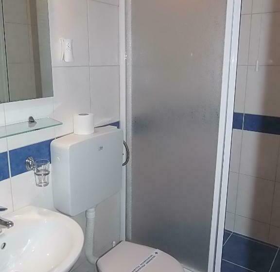 اتاق استاندارد سه نفره, Garni Hotel Lav