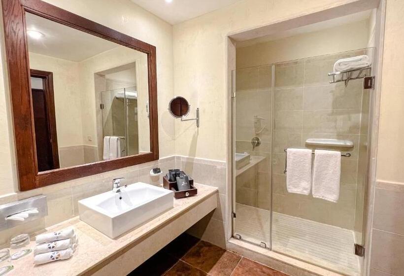 اتاق سوپریور با چشم‌انداز استخر, Gemma Resort