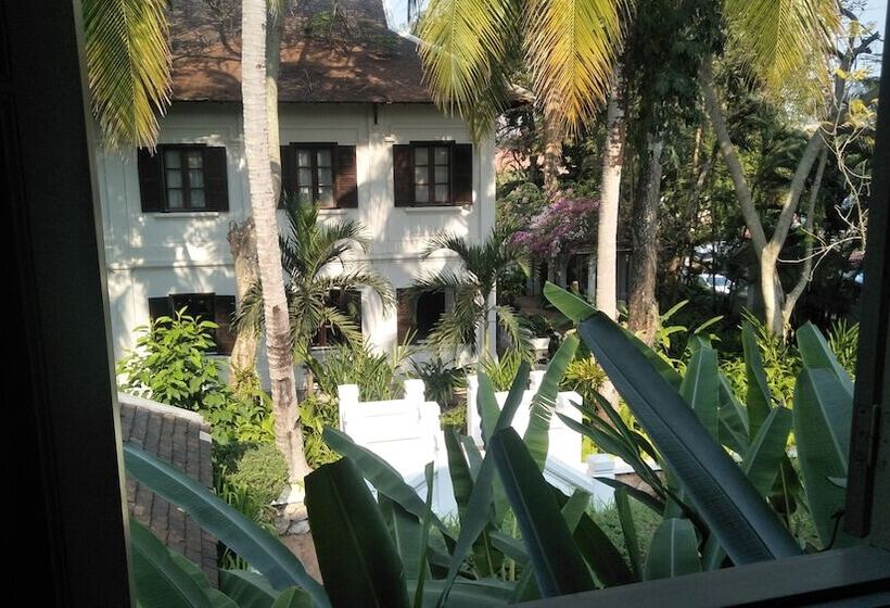 סוויטת ג'וניור, Satri House