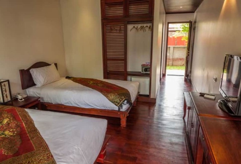 Номер Deluxe, Chitchareune Mouangluang