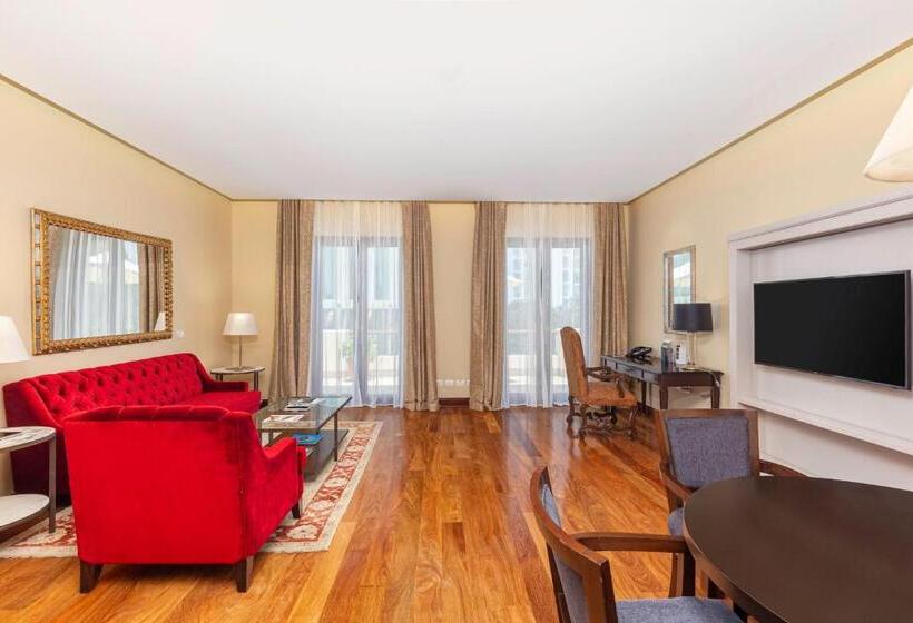 سوئیت کلاب, Country Club Lima Hotel – The Leading Hotels Of The World