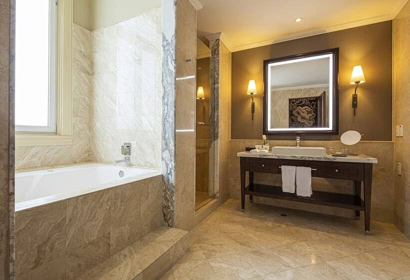 سوئیت با چشم‌انداز زمین گلف, Country Club Lima Hotel – The Leading Hotels Of The World