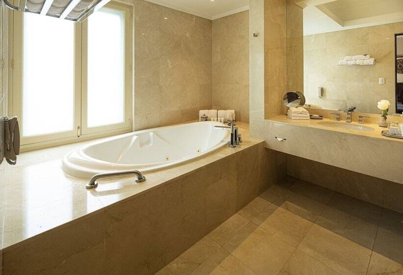 سوئیت کلاب, Country Club Lima Hotel – The Leading Hotels Of The World