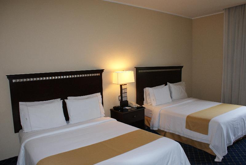 سوئیت با چشم‌انداز زمین گلف, Country Club Lima Hotel – The Leading Hotels Of The World