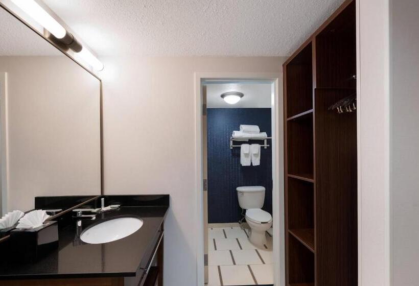 Номер Стандарт 2 Двуспальные Кровати, Fairfield Inn By Marriott Amesbury