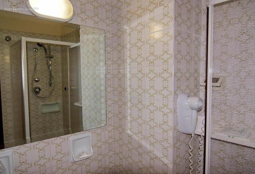 Трехместный Номер Стандарт с Балконом, Gli Ulivi