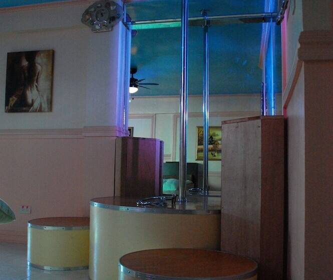 デラックスルーム, Kokomos Hotel And Restaurant