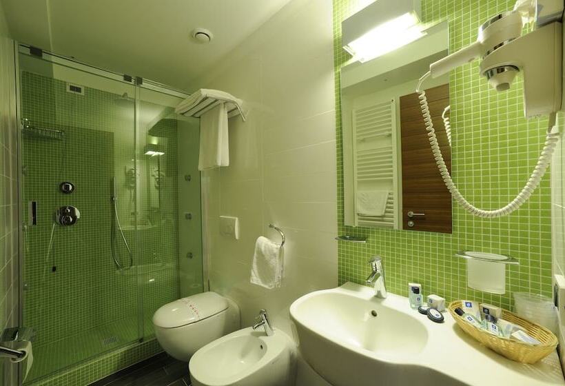 Triple Room Sea View, Le Roi