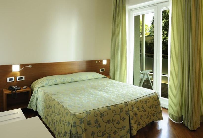 Triple Room Sea View, Le Roi