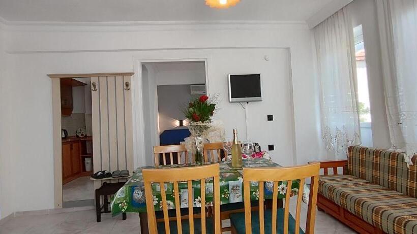 Семейный Номер Вид на Сад, California Apart Otel