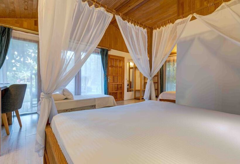 بانگلوی استاندارد, Etenna Beach Bungalows