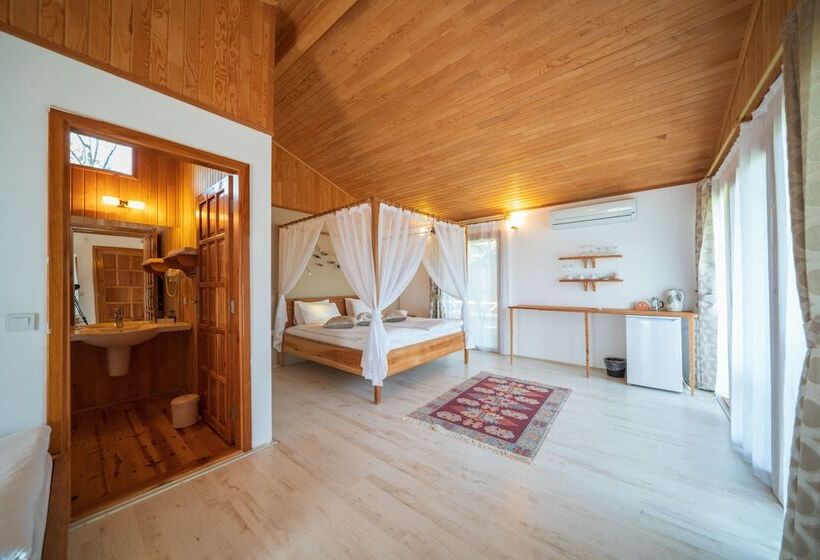 بانگلوی استاندارد, Etenna Beach Bungalows