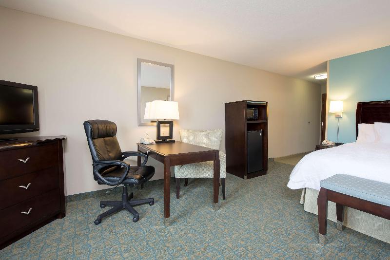 스탠다드 룸 킹사이즈 침대, Hampton Inn & Suites Crawfordsville