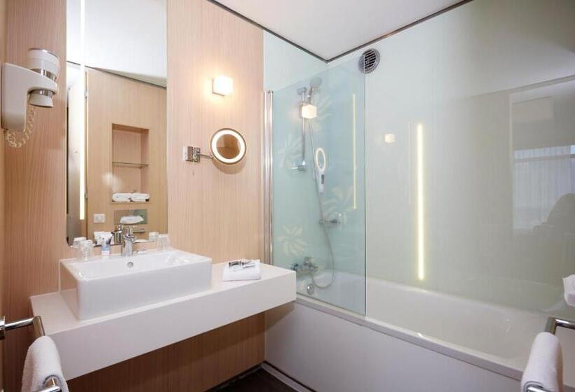 اتاق استاندارد با تخت بزرگ, Mercure Valenciennes Centre