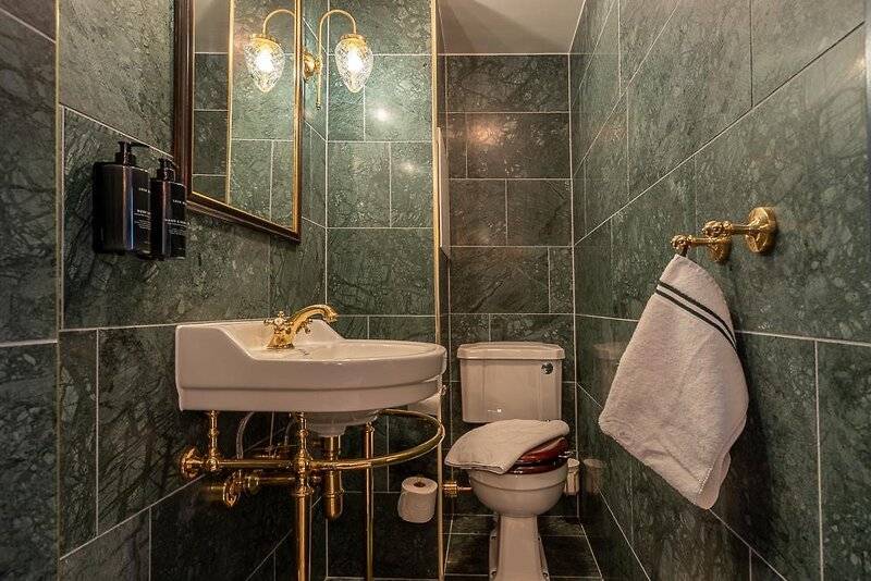 غرفة قياسية, Pigalle