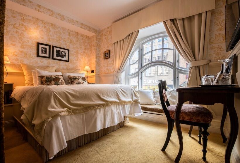 غرفة قياسية, Pigalle
