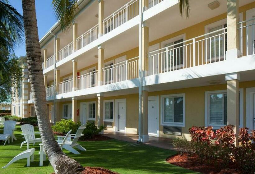 سوییت لوکس, Sunshine Suites Resort