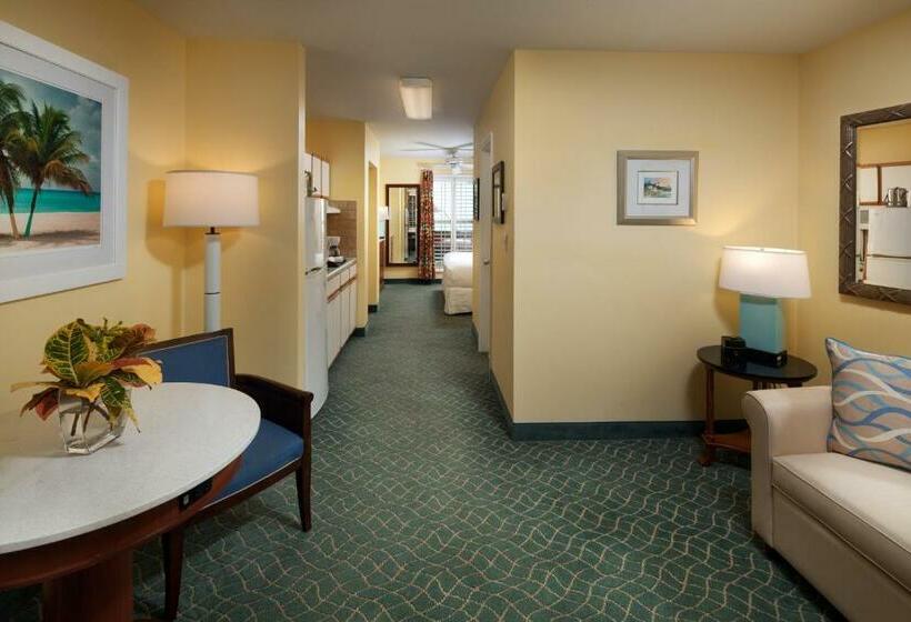 سوییت لوکس, Sunshine Suites Resort