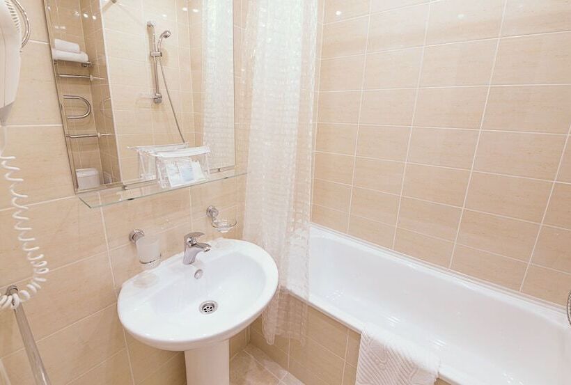 اتاق استاندارد, Bristol