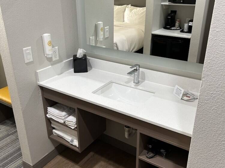 סוויטה מותאמת לאדם עם מוגבלויות, Comfort Inn & Suites