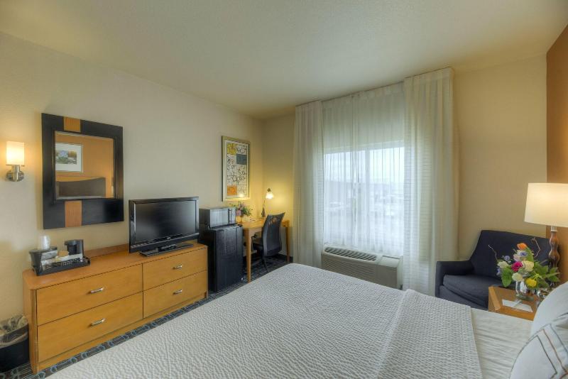 חדר סטנדרט עם מיטת קינג, Fairfield Inn And Suites By Marriott Laramie