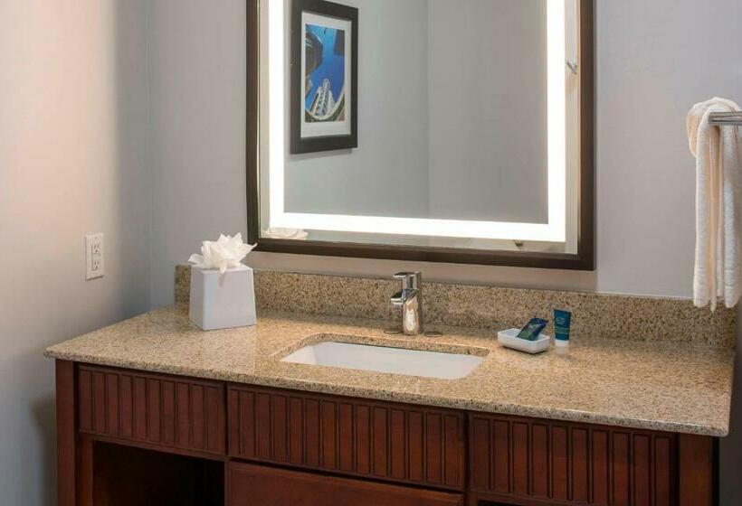이그제큐티브 스위트 킹침대, Four Points By Sheraton Houston Hobby Airport