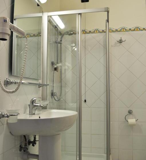 اتاق استاندارد سه نفره, Grand Hotel La Playa