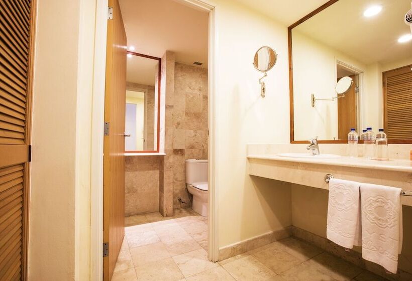 اتاق استاندارد با چشم‌انداز باغ, Krystal Grand Puerto Vallarta
