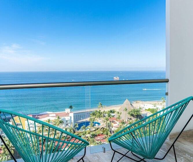 اتاق لوکس با چشم‌انداز دریا, Krystal Grand Puerto Vallarta