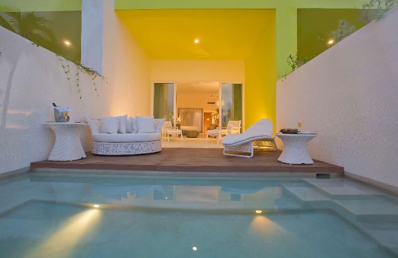 سوئیت جونیور با ماساژ آبی, Krystal Grand Puerto Vallarta