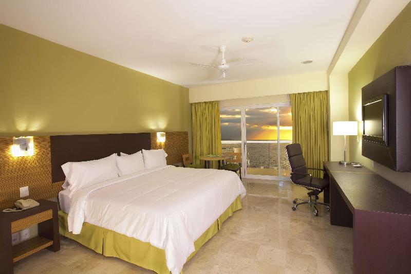 اتاق لوکس با چشم‌انداز دریا, Krystal Grand Puerto Vallarta