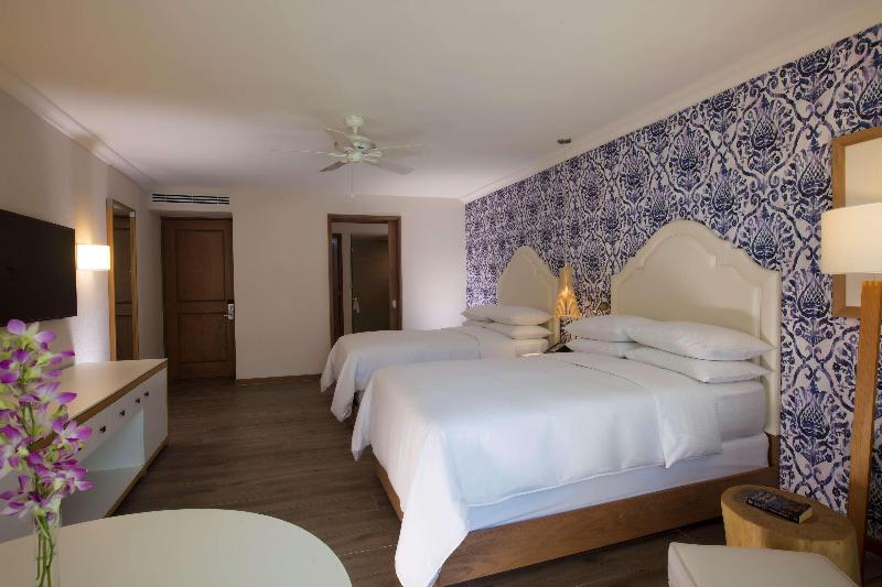 سوئیت جونیور با چشم‌انداز باغ, Krystal Grand Puerto Vallarta