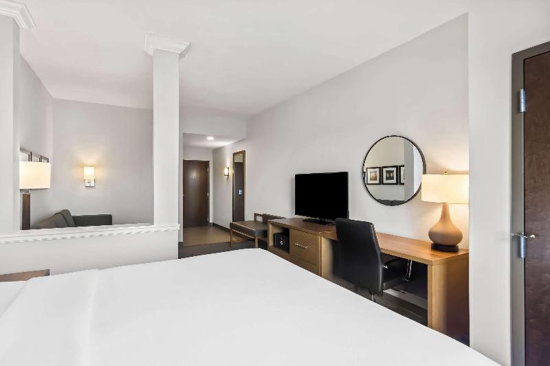 سوئیت جونیور با تراس, Krystal Grand Puerto Vallarta